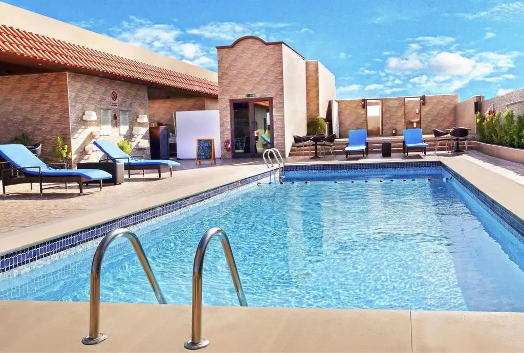 hotel holiday inn downtown dubai_shabavizparvaz_02.jpg